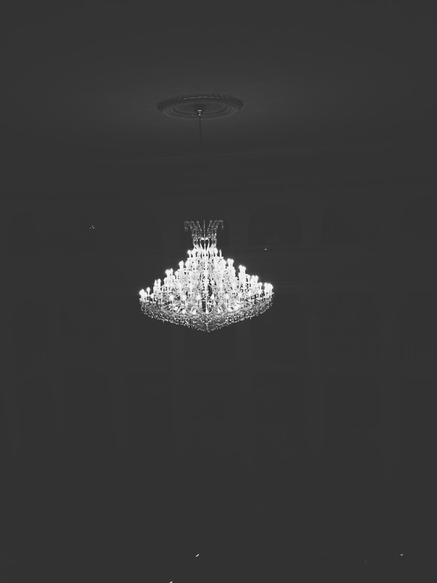 Photo "Modern and simple diamond chandelier for dining room"