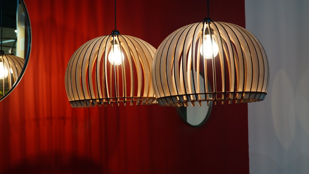 Photo Scandinavian wood slat pendant